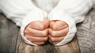  لماذا تبدو بعض الأماكن أكثر برودة من غيرها رغم تساوي درجة الحرارة؟