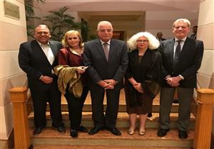 محافظ جنوب سيناء يلتقي وفد جامعة "kings college" لبحث إنشاء فرع بشرم الشيخ