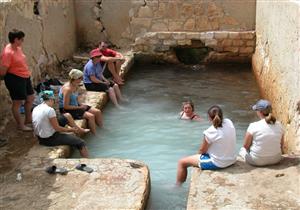 "علاج وسياحة".. "بئر جناح" قبلة الفرنسيين في الوادي الجديد