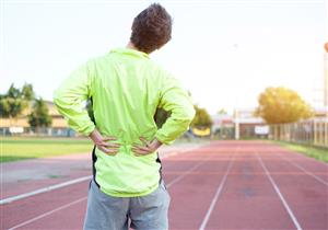 أسباب متعددة للغضروف المرتجع.. هل يستلزم إعادة الجراحة؟