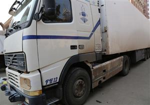 الأمن يخرج سائق عربي من السجن لمواجهته بشحنة مخدرات خبأها في "تنك السيارة"- (صور)