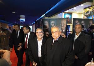 عمرو موسى ونجوم الفن في العرض الخاص لفيلم "الضيف"