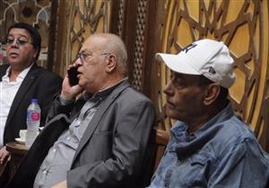  بالفيديو| هنيدي وأحمد آدم وصلاح عبدالله في عزاء صديقهم طلعت زكريا