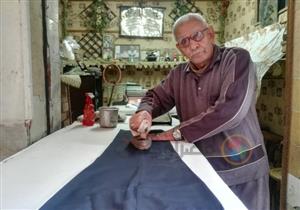 بمكواة زهر.. رحلة "عم أحمد" مع كي القميص من 5 قروش إلى جنيهين