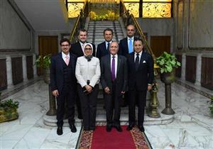 وزيرا الصحة والإنتاج الحربي يبحثان إقامة مستشفيات متنقلة بالتعاون مع شركة سويسرية