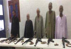 خلال حملة أمنية.. ضبط 8 أسلحة نارية بحوزة 8 أشخاص بأسيوط