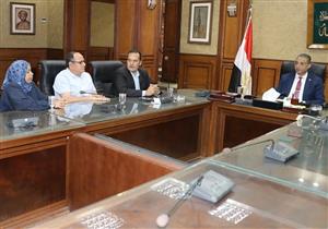 محافظ سوهاج يبحث مع وفد "الزراعة" تعزيز القدرات التسويقية لصغار المزارعين