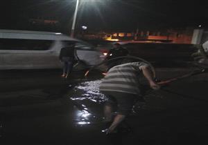 بالصور.. سيارات كسح مياه الأمطار تجوب شوارع شبين القناطر