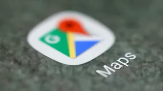 ما هي ميزة خرائط جوجل الجديدة التي تطيل عمر البطارية وكيفية استخدامها؟