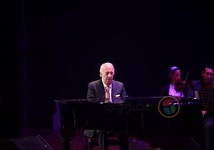 بحضور فيفي عبده وخالد زكي.. 27 صورة من حفل عمر خيرت ولطيفة