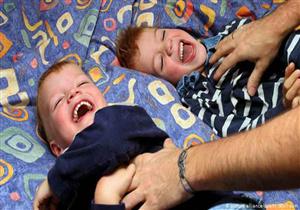 لماذا لا نضحك عندما "نزغزغ" أنفسنا؟