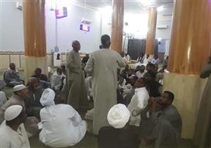 بالصور- شباب قرية الكوبانية في أسوان يدشنون حملة ضد المخدرات 