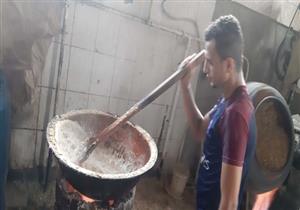 "في الصنعة سر".. حلاوة المولد في قيسارية أسيوط شكل تاني