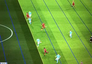 بعد لقطة صلاح.. محرز يستعين بـ"موبايل" للتأكد من صحة الهدف