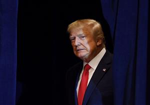   عزل ترامب: الرئيس يشكك في شهادة مسؤول رفيع ويدعو لانهاء التحقيقات