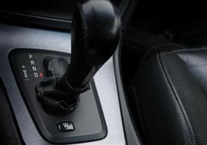 الوضع "P" بناقل الحركة الأوتوماتيكي.. هل يمنع تدحرج السيارة؟