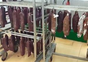 داخل مصنع.. ضبط 35 طن مواد غذائية غير صالحة للاستخدام الآدمي (صور)