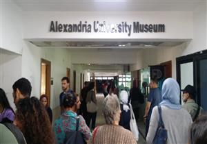 تضم آلات نادرة.. وفد "أيام التراث" يزور أقدم مطبعة جامعية في الإسكندرية -صور