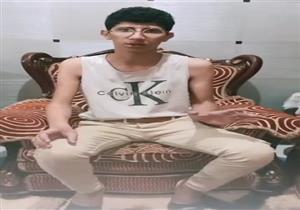 يعاني ضمورًا بعضلات الجسم.. الشاب مجدي خالد يناشد رئيس الوزراء سرعة علاجه