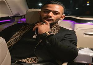  محمد رمضان ينشر صورة رفقة زوجته من داخل الطائرة