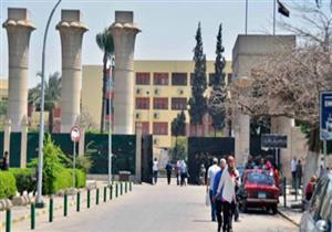 رئيس جامعة عيد شمس: "معرض دكان الفرحة يضم 35 ألف قطعة ملابس من أحسن ماركات العالم"