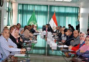 محافظ القليوبية يناقش تطوير المراكز التكنولوجية