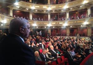 زاهي حواس يحصل علي الوسام الذهبي من صربيا 