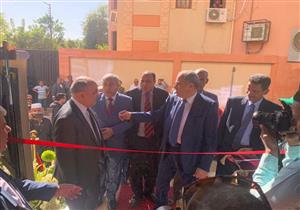 بالصور.. وزير التموين يفتتح "هايبر" للسلع الغذائية بأسوان 