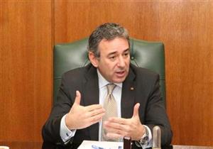 سفير مصر في لندن يبحث مع مسئولي "أسترازينيكا" تعزيز التعاون