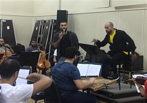 رغم إيقافه.. الشرنوبي في مهرجان الموسيقى العربية بتصريح من سارة الطباخ‬ (مستند)