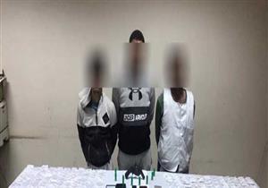 بعد اقتحام جزيرة نيلية بالمنيا.. ضبط 3 تجار مخدرات بحوزتهم كيلو هيروين خام