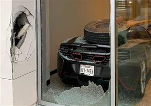 كيف تسبب إطار شاحنة في تحطم "ماكلارين 650S" متوقفه بصالة عرض؟ 