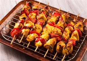 طريقة عمل شيش طاووق في الفرن من الشيف فاطمة أبوحاتي- فيديو