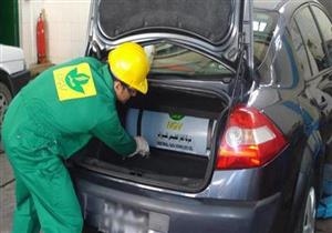 "تنمية المشروعات" يوقع غدًا عقدين مع "البترول" لتحويل السيارات للعمل بالغاز