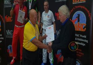 صلاح عزازي بطل العالم في الكيك بوكسينج للمرة 18- صور