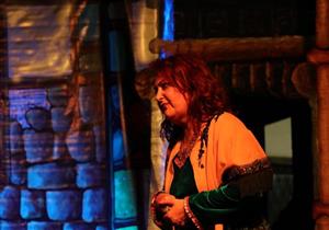 بالصور| "الثامنة مساء" يبهر الجمهور الكيني بحضور السفير المصري