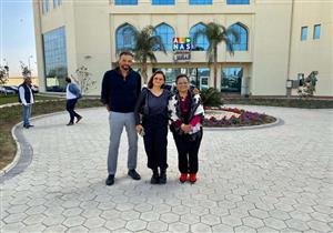  صور| نيللي كريم في مستشفى الناس الخيري: "أدعم كل مرضى القلب"