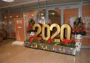  بالكريسماس و"بابا نويل".. مطار القاهرة يستعد لاستقبال العام الجديد 