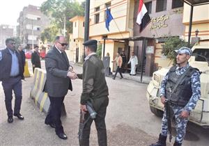 بالصور.. محافظ أسيوط يتفقد الخدمات الأمنية في مركز ساحل سليم