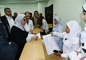 وزيرة الصحة تلتقي الشركات المنفذة لرفع كفاءة وتطوير مستشفيات الأقصر