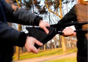 ضبط المتهمين بسرقة سيدة في شبرا