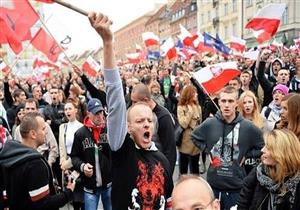   البولنديون يتظاهرون ضد خطط حكومية لفرض ضوابط على القضاة