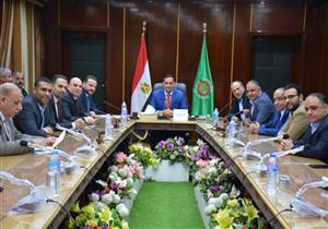 بسبب تدهور الاداء.. محافظ الدقهلية يجتمع بمجلس إدارة نادي المنصورة