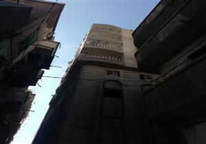 الأزمة مستمرة.. بيان توضيحي حول عقار الورديان المائل في الإسكندرية -صور