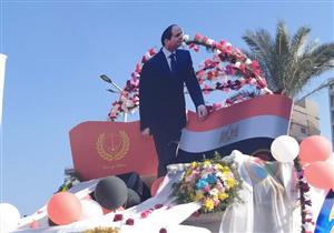 "صور الرئيس وأعلام مصر" تتصدران احتفالات بورسعيد بـ"عيد النصر"