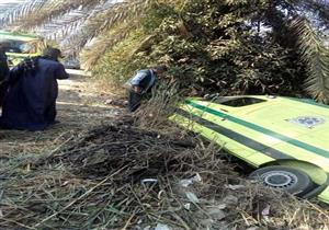 "موتوسيكل" يتسبب في سقوط سيارة إسعاف بترعة البداري بأسيوط