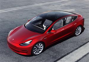 الإدارة الأمريكية تحقق في نظام القيادة الذاتية لسيارات "تسلا" بسبب الحوادث المتكررة