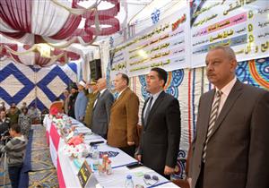 بحضور محافظ أسيوط.. الكفن ينهي خصومة ثأرية بين عائلتين في "ساحل سليم" -صور