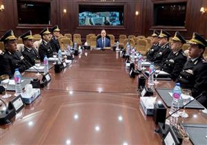 لتأمين أعياد الميلاد ورأس السنة.. وزير الداخلية يعقد اجتماعًا موسعًا مع القيادات الأمنية