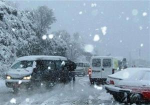 إغلاق الطرق جراء العواصف وتساقط الثلوج في اليونان